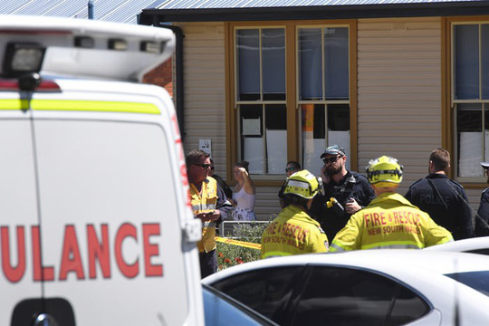 Xe lao vào lớp học, 5 học sinh thương vong